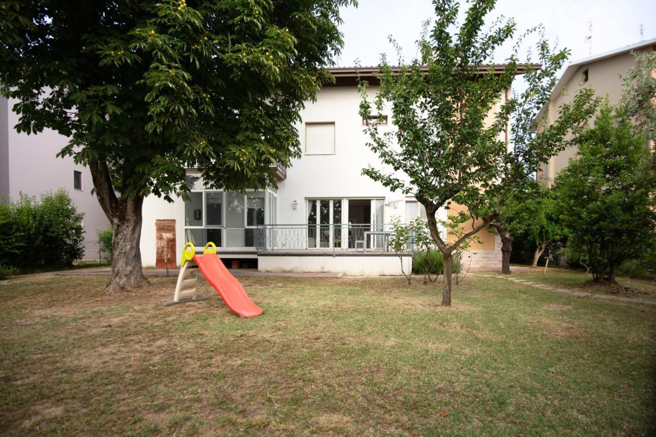 Apartmán L'Oasi Della Pace - Confortevole E Vicino A Tutto Chiaravalle Marche Exteriér fotografie